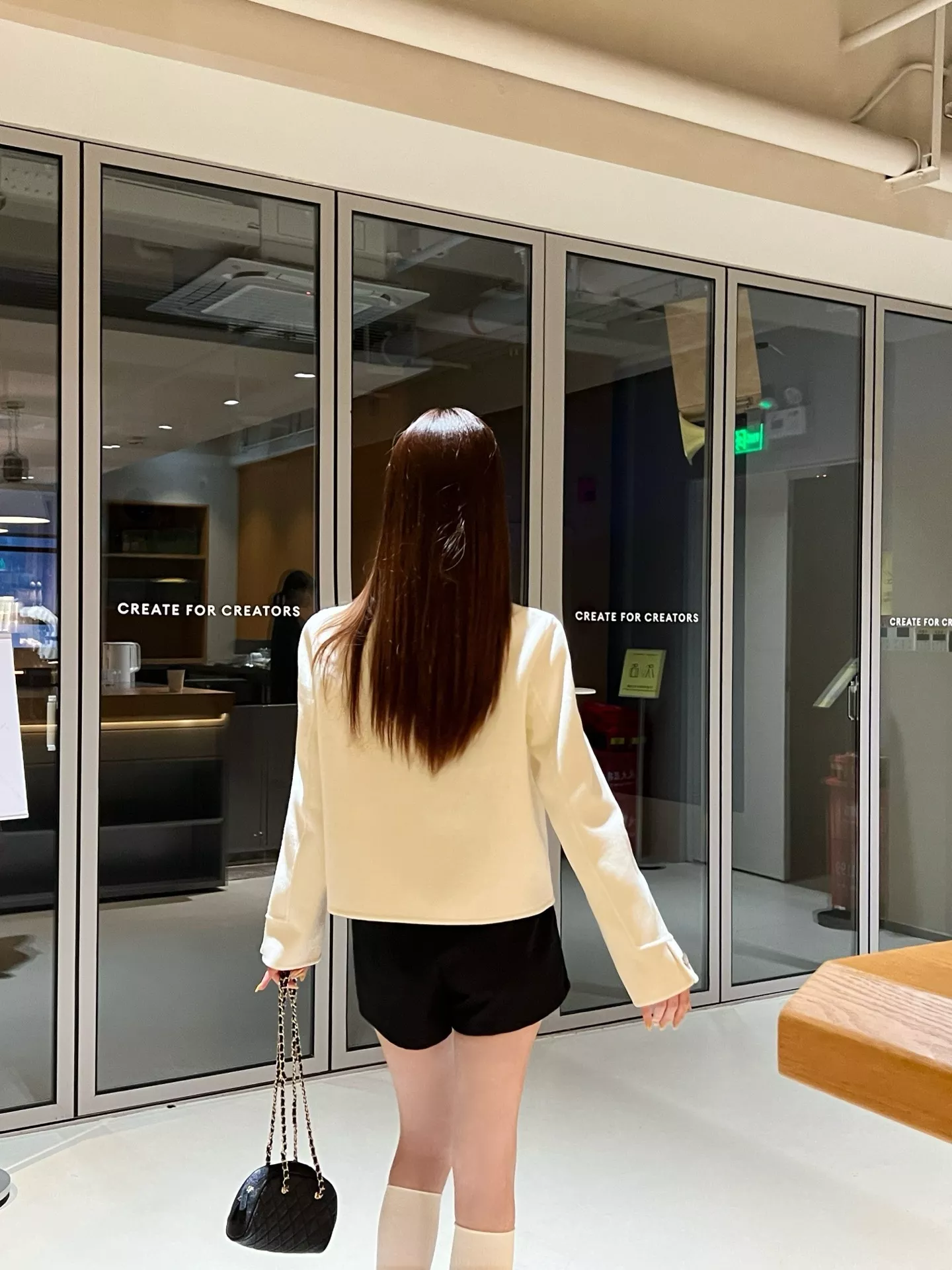 디올 블랙 리본 장식 울 쇼트 재킷 상세 이미지 16