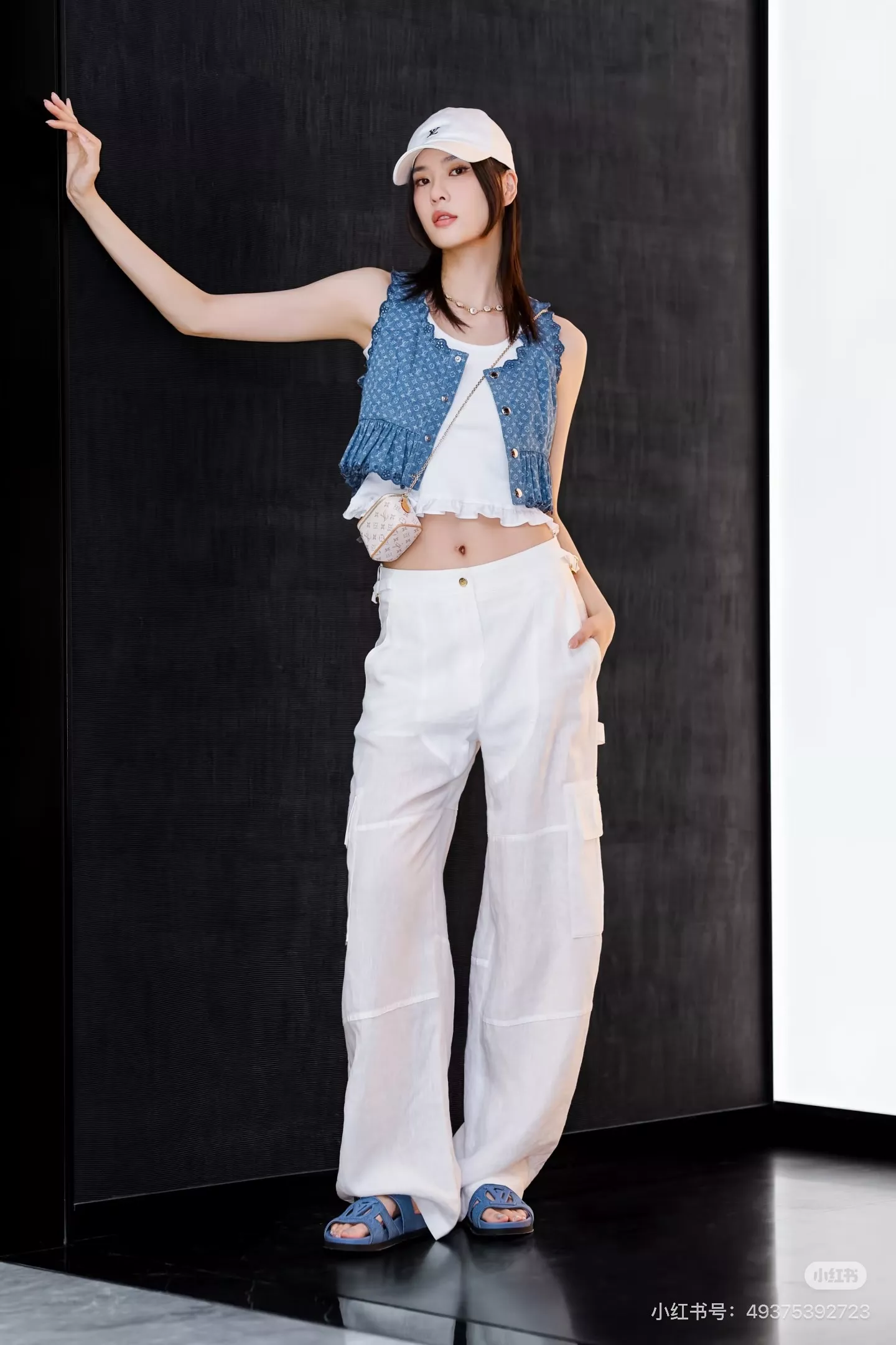 루이비통 모노그램 워싱 데님 U넥 프릴 쇼트 조끼 상세 이미지 21