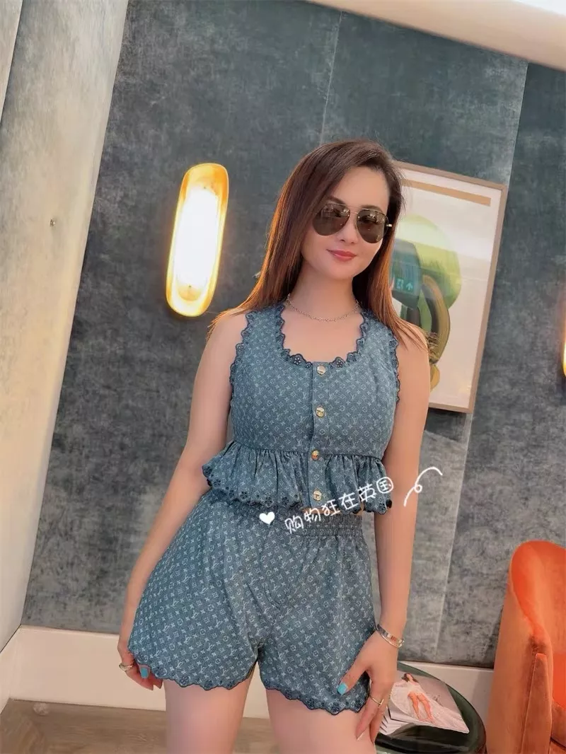 루이비통 모노그램 워싱 데님 U넥 프릴 쇼트 조끼 상세 이미지 25