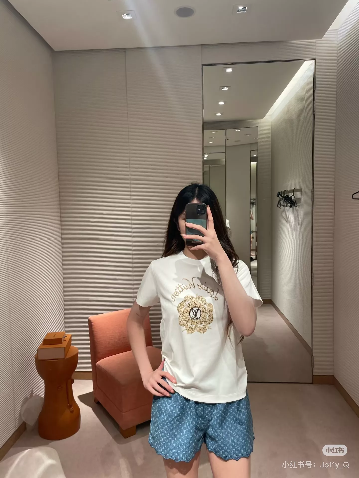 루이비통 화이트 프린트 루즈핏 반소매 티셔츠 상세 이미지 29
