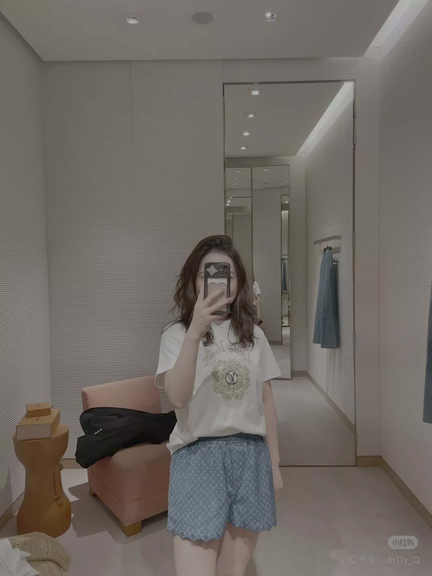 루이비통 화이트 프린트 루즈핏 반소매 티셔츠 상세 이미지 18