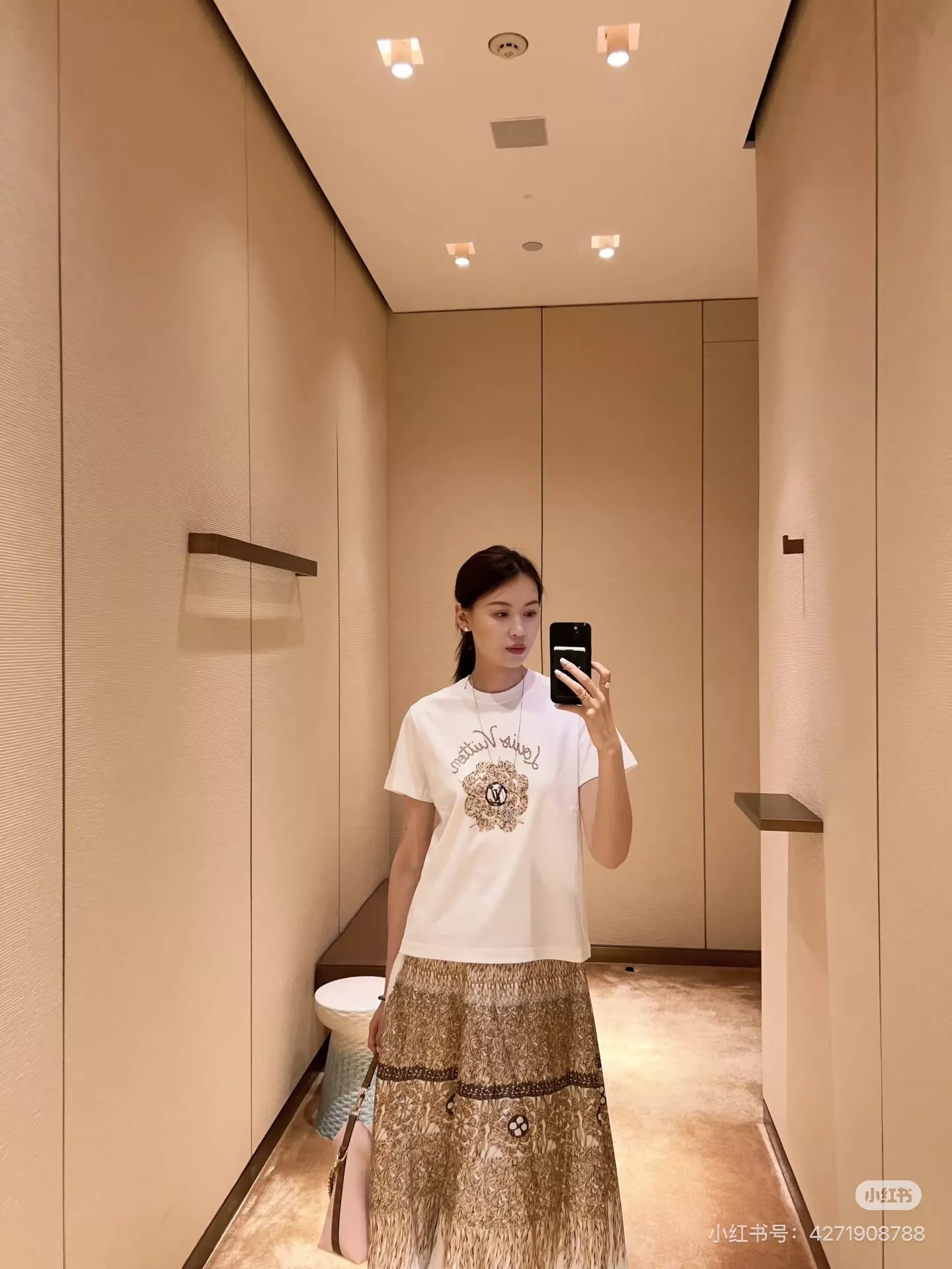 루이비통 화이트 프린트 루즈핏 반소매 티셔츠 상세 이미지 32
