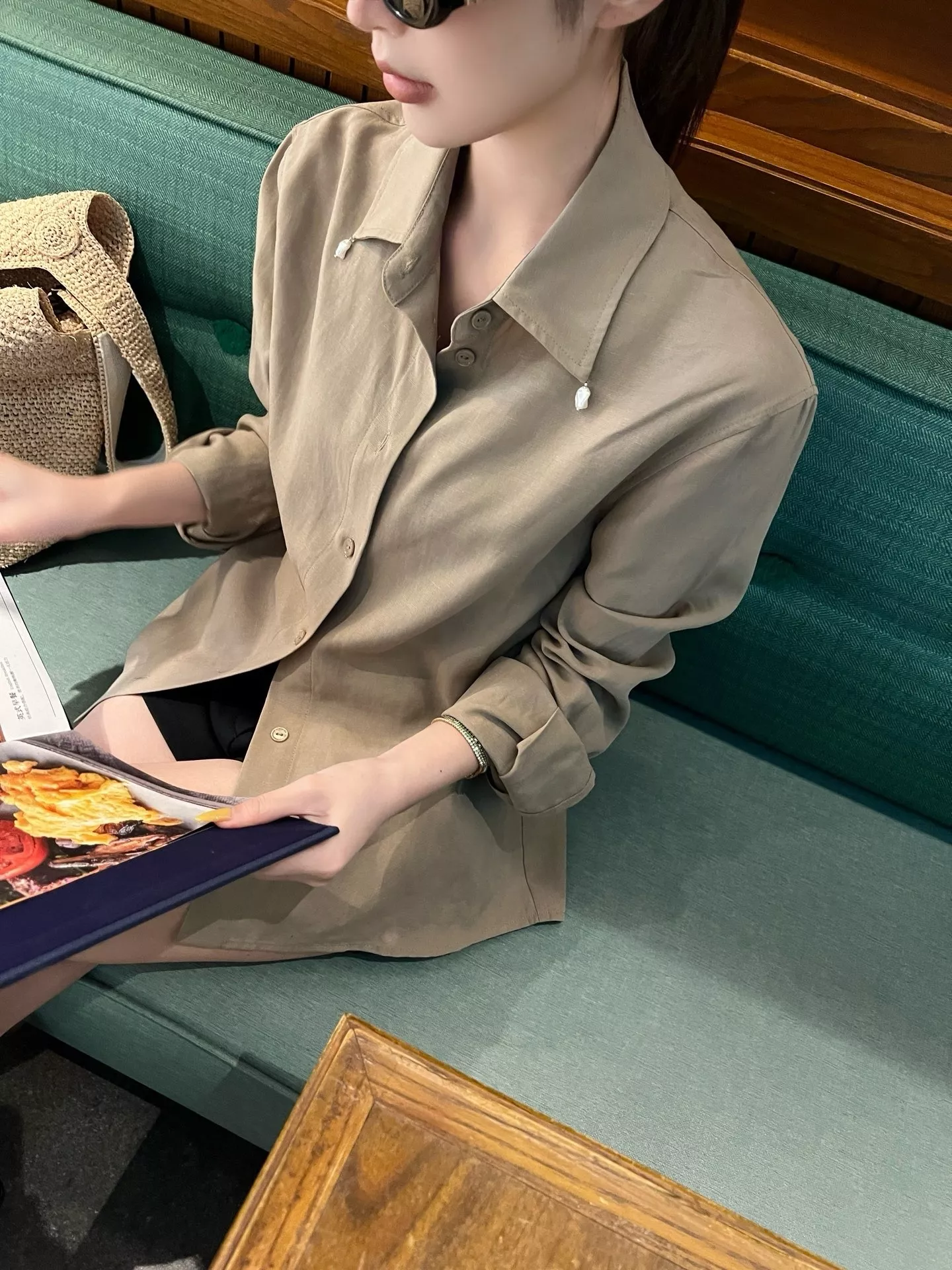 셀린느 진주 장식 텐셀 린넨 블렌드 긴소매 셔츠 상세 이미지 22