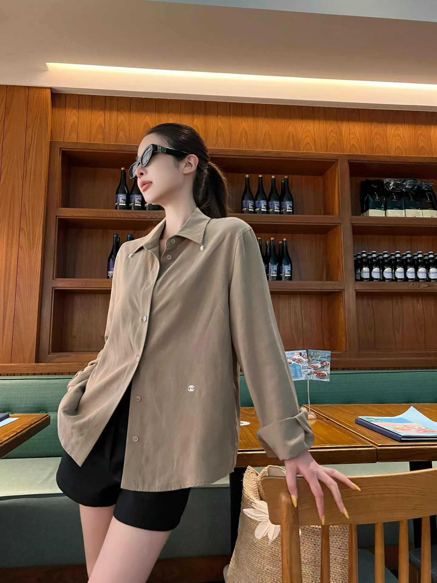 셀린느 진주 장식 텐셀 린넨 블렌드 긴소매 셔츠 상세 이미지 26