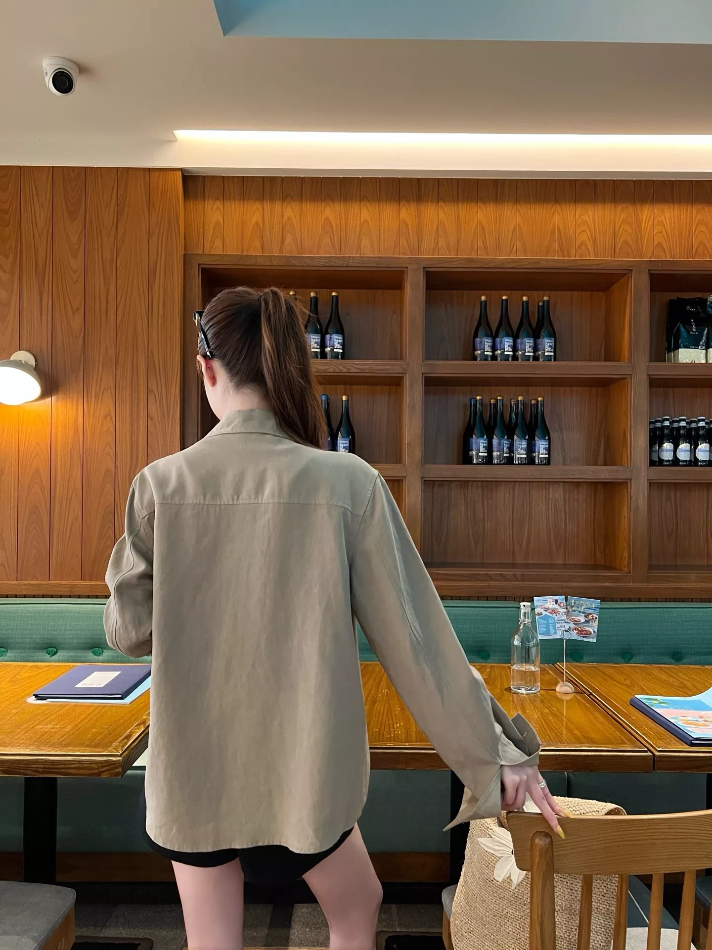 셀린느 진주 장식 텐셀 린넨 블렌드 긴소매 셔츠 상세 이미지 28