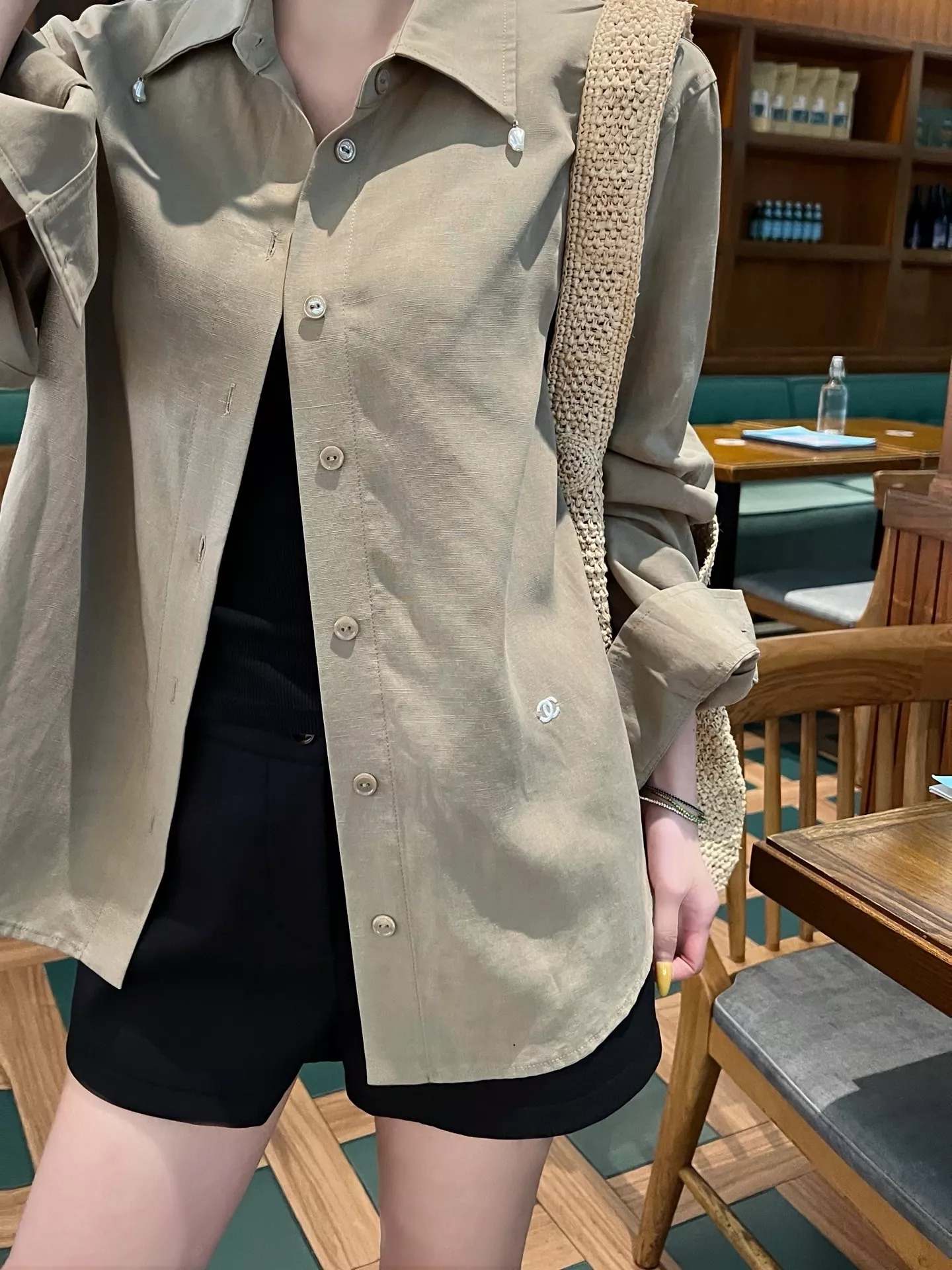 셀린느 진주 장식 텐셀 린넨 블렌드 긴소매 셔츠 상세 이미지 21