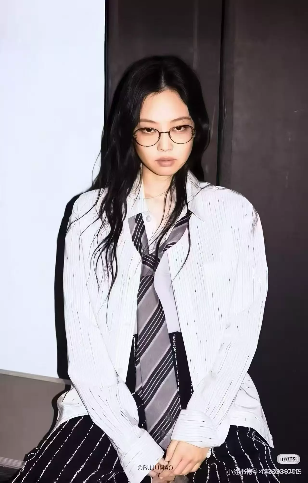 셀린느 블루 화이트 스트라이프 진주 버튼 긴소매 셔츠 상세 이미지 11