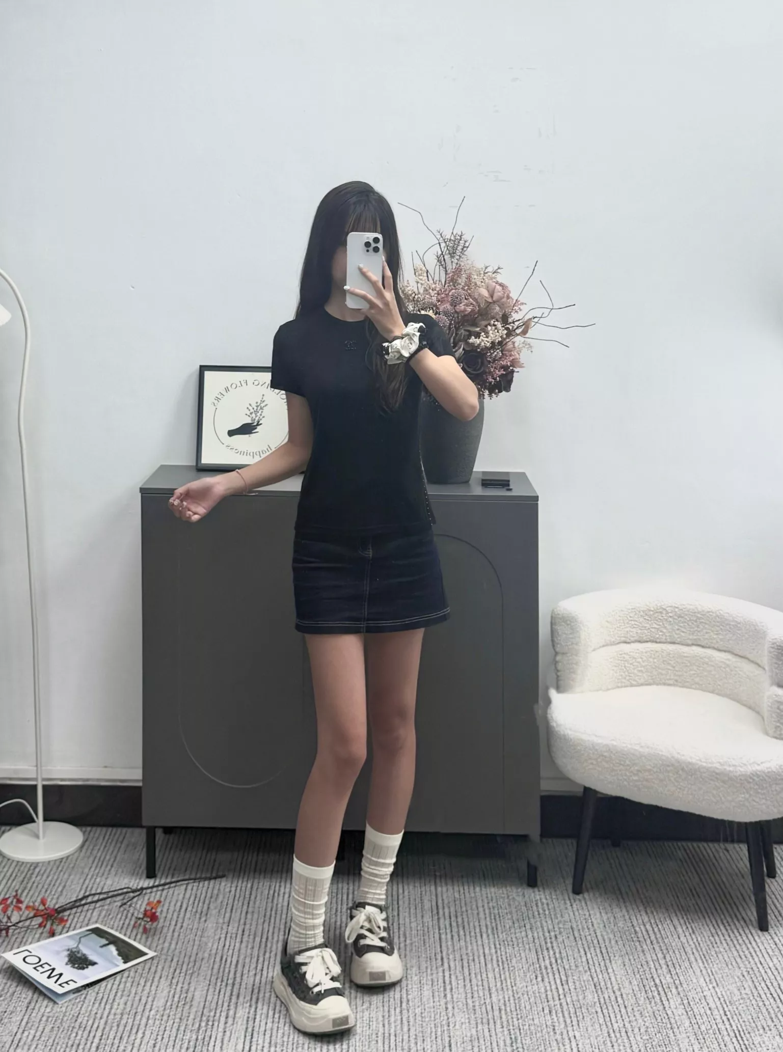 샤넬 라운드넥 큐빅 로고 슬림핏 반소매 티셔츠 상세 이미지 11