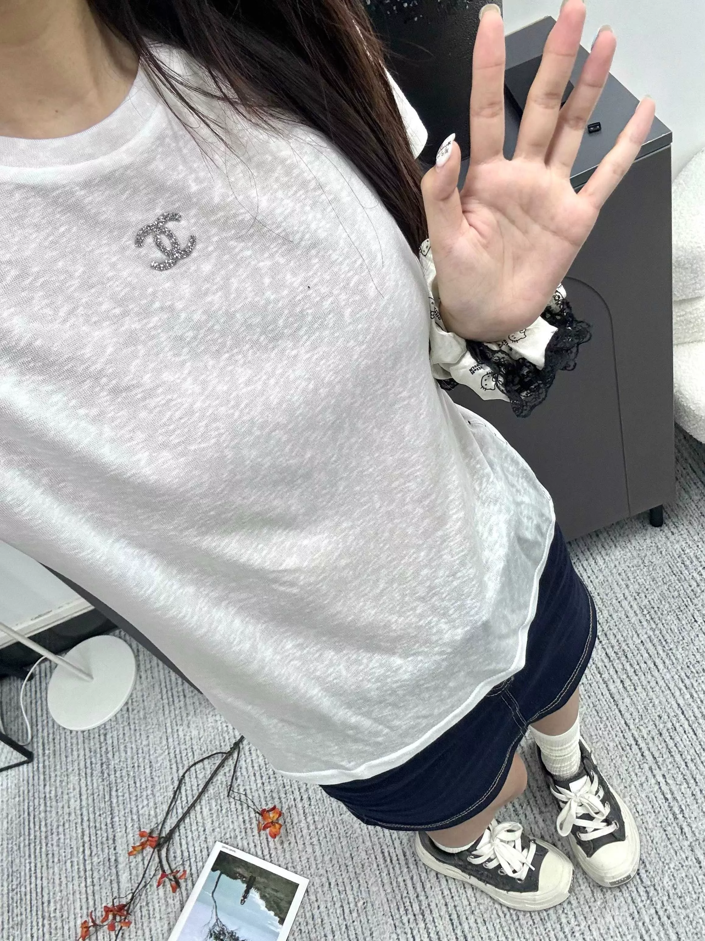 샤넬 라운드넥 큐빅 로고 슬림핏 반소매 티셔츠 상세 이미지 15