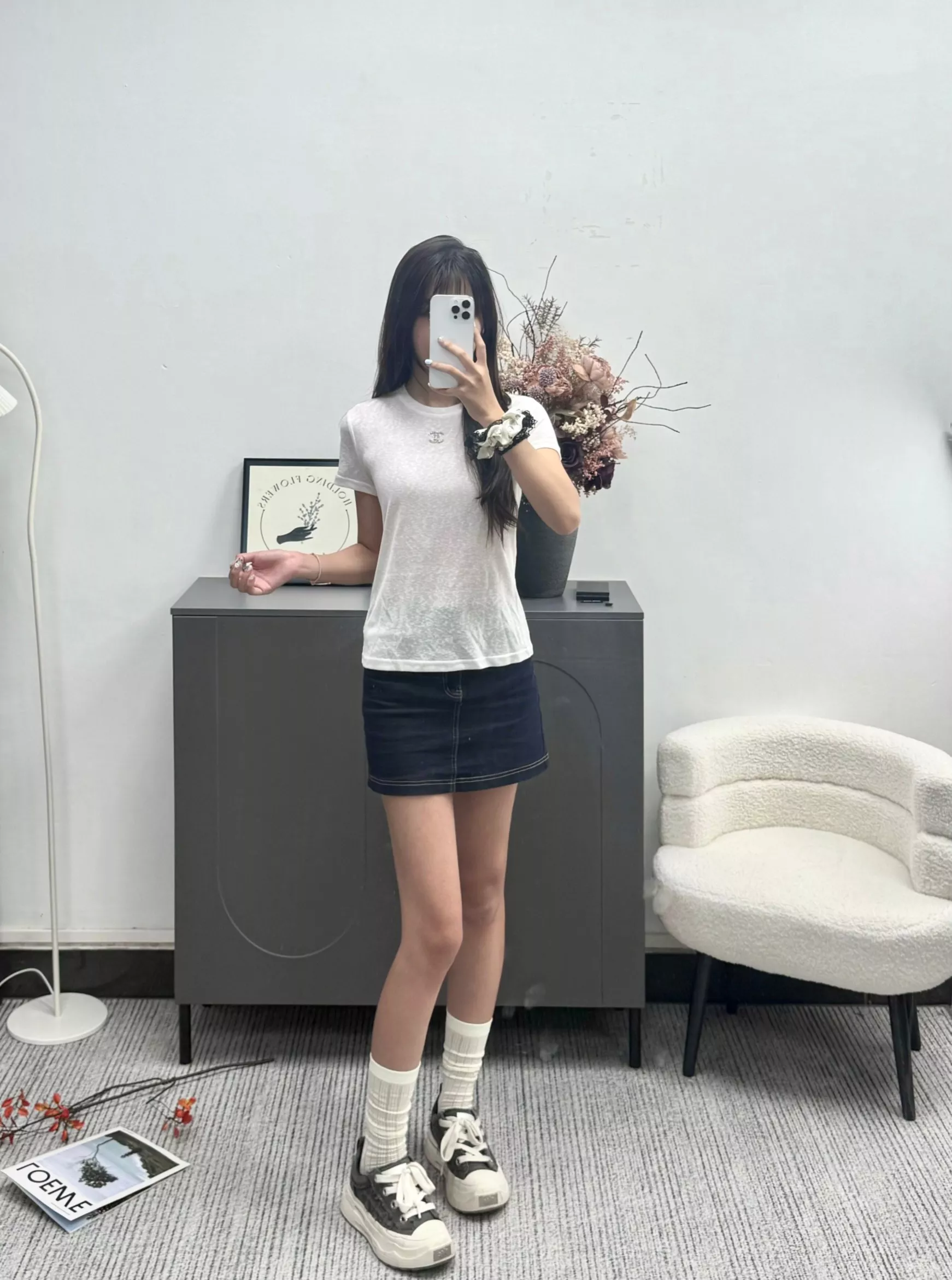 샤넬 라운드넥 큐빅 로고 슬림핏 반소매 티셔츠 상세 이미지 16