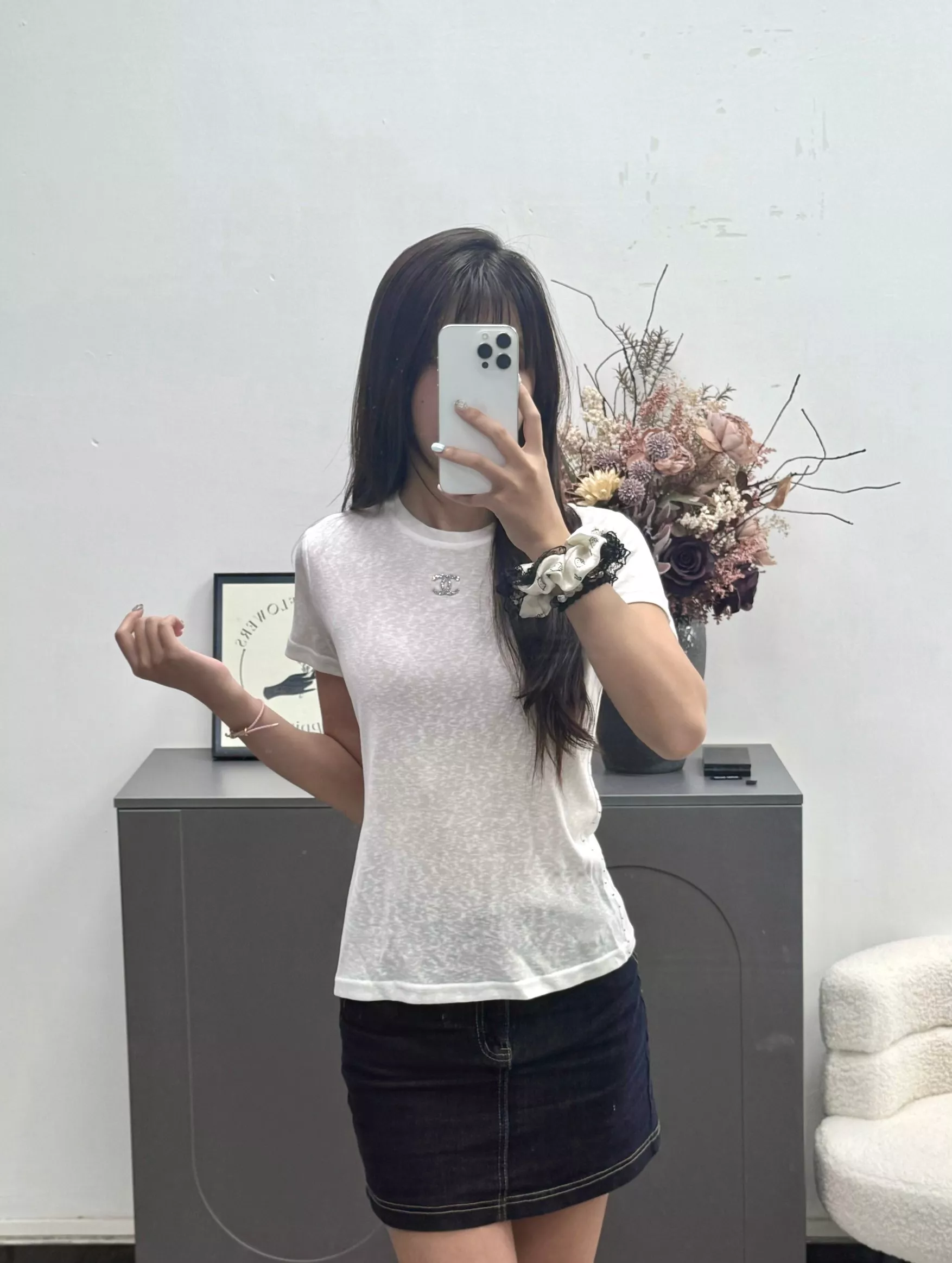 샤넬 라운드넥 큐빅 로고 슬림핏 반소매 티셔츠 상세 이미지 18