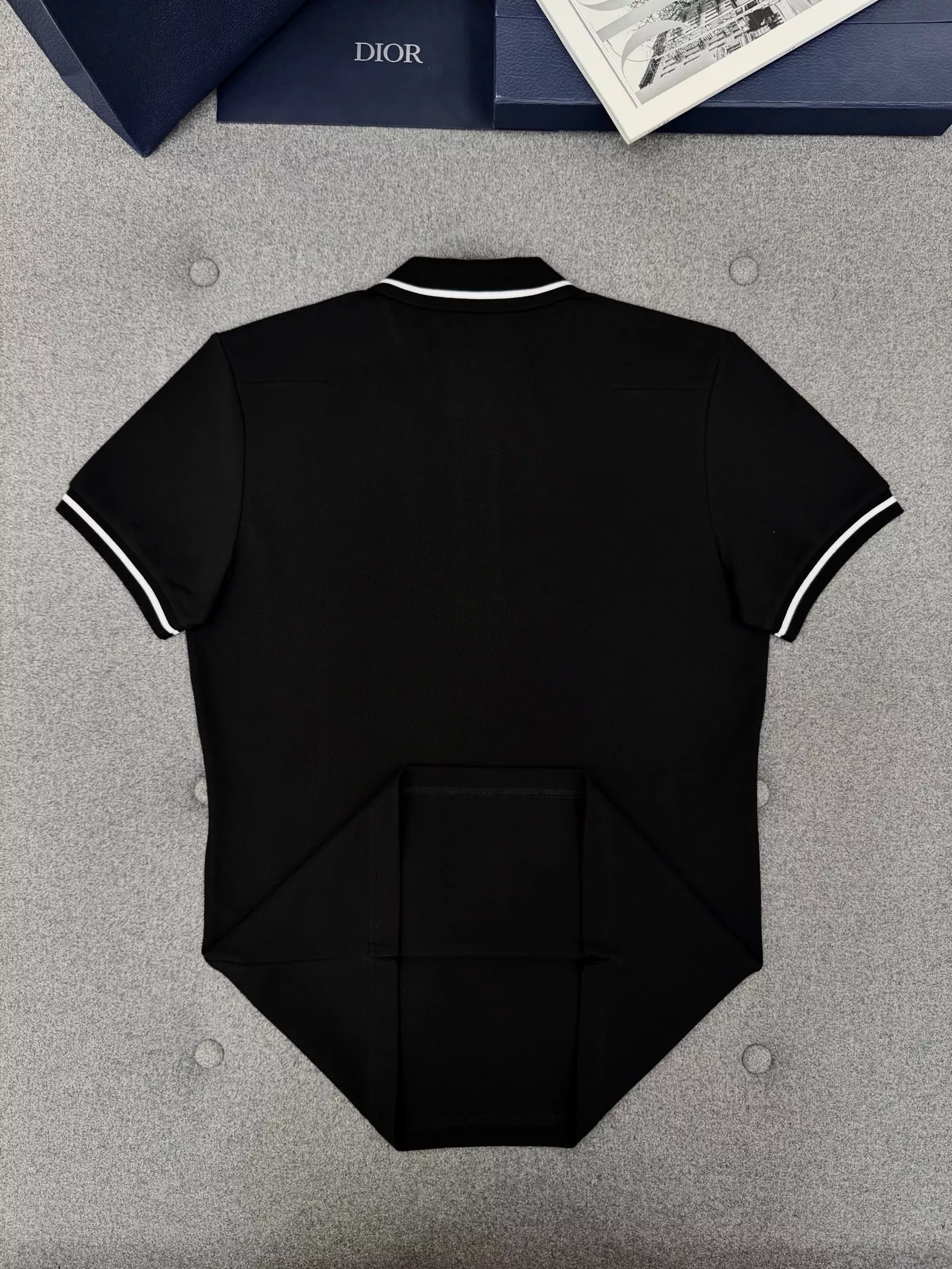 디올 벌 자수 피케 반소매 카라 티셔츠 상세 이미지 9