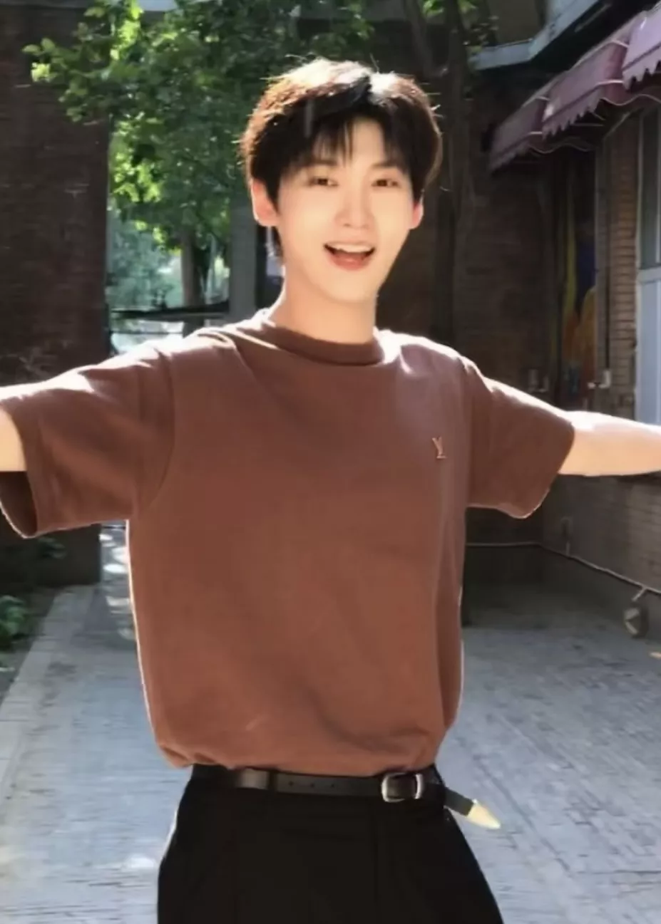 루이비통 코튼 니트 가죽 패치 반소매 니트 상세 이미지 30