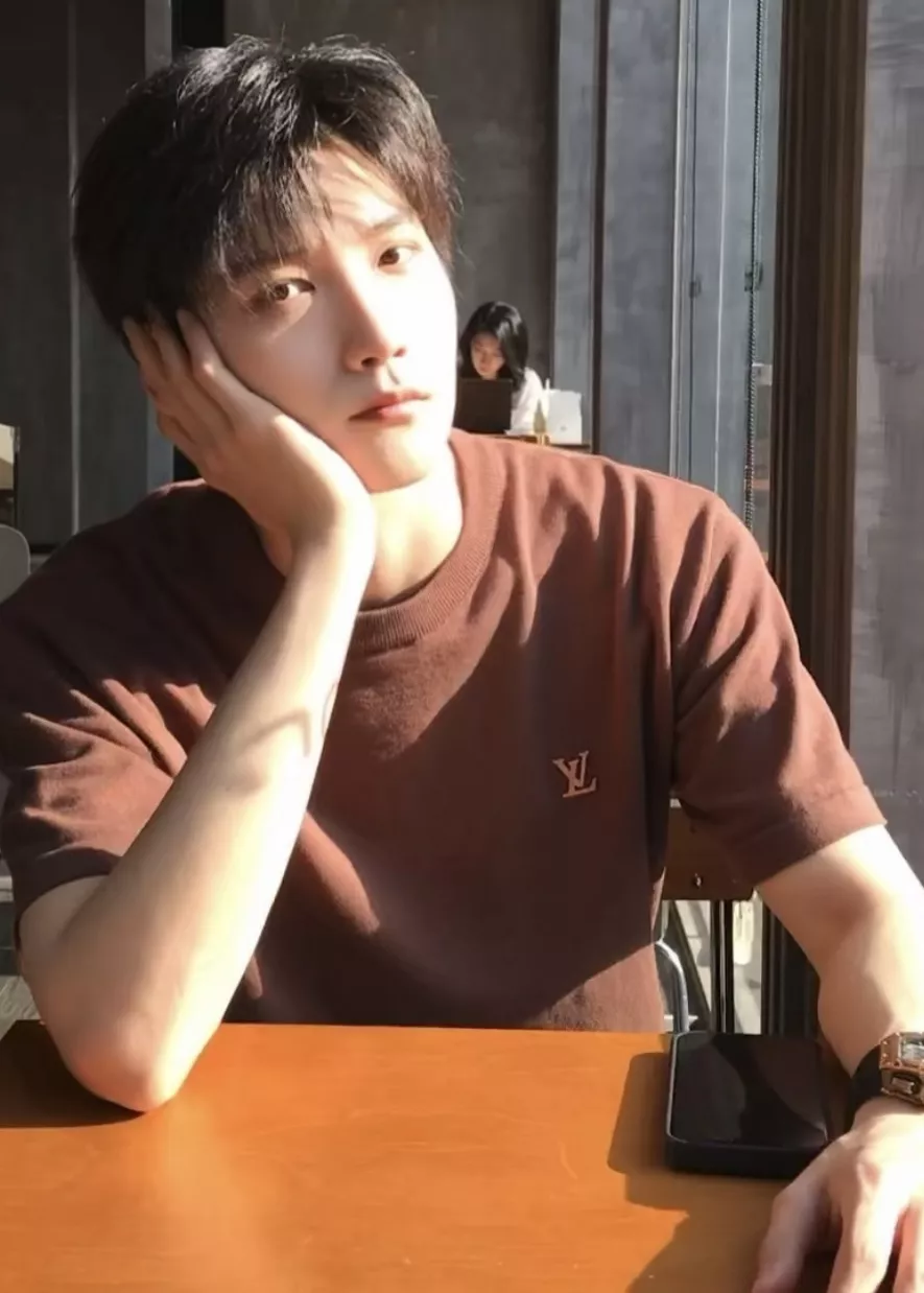 루이비통 코튼 니트 가죽 패치 반소매 니트 상세 이미지 32