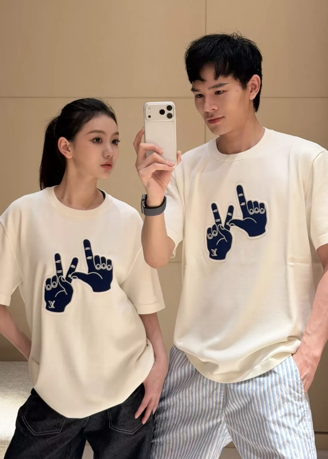 루이비통 핸드 제스처 자수 코튼 반소매 티셔츠 상세 이미지 43