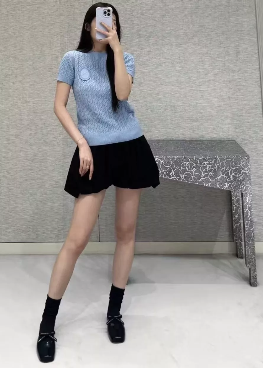 디올 꽈배기 자수 패치 반소매 니트 상세 이미지 36