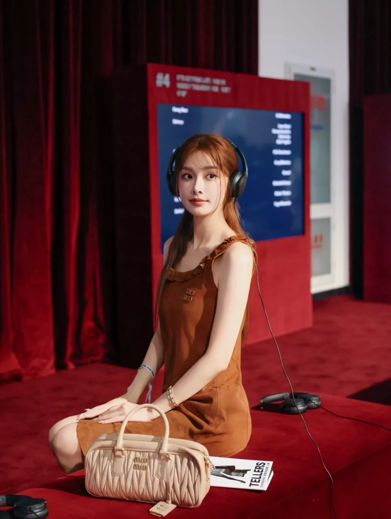 미우미우 이탈리아 양모 무드 머메이드 민소매 원피스 상세 이미지 12