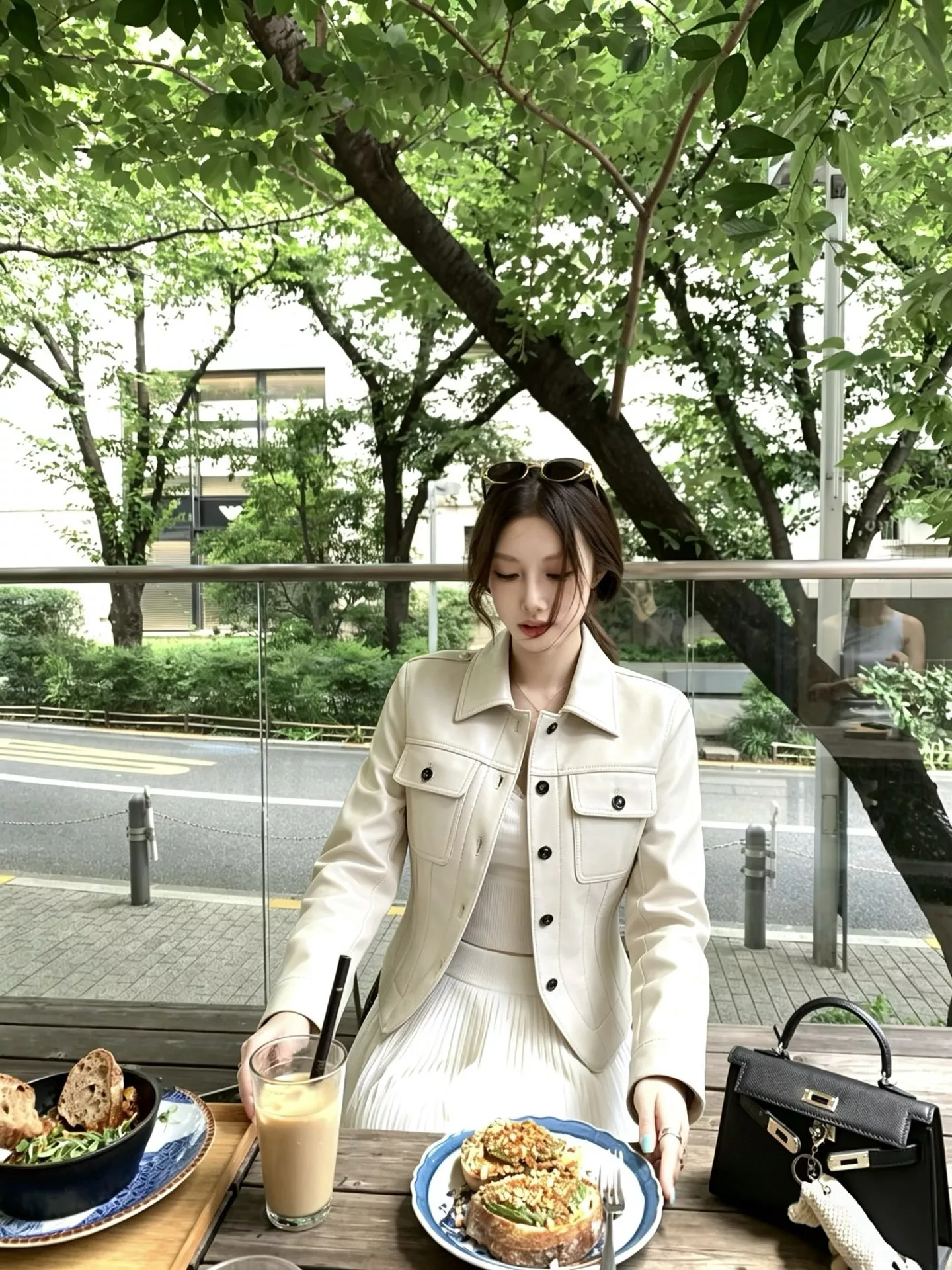 샤넬 양가죽 배색 칼라 크롭 재킷 상세 이미지 20