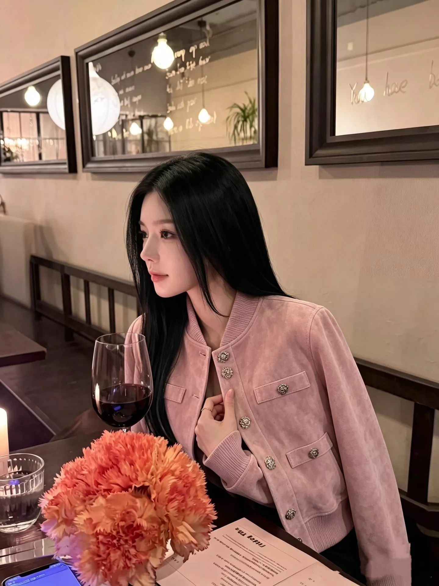 샤넬 스웨이드 질감 크롭 버튼 바시티 재킷 상세 이미지 20