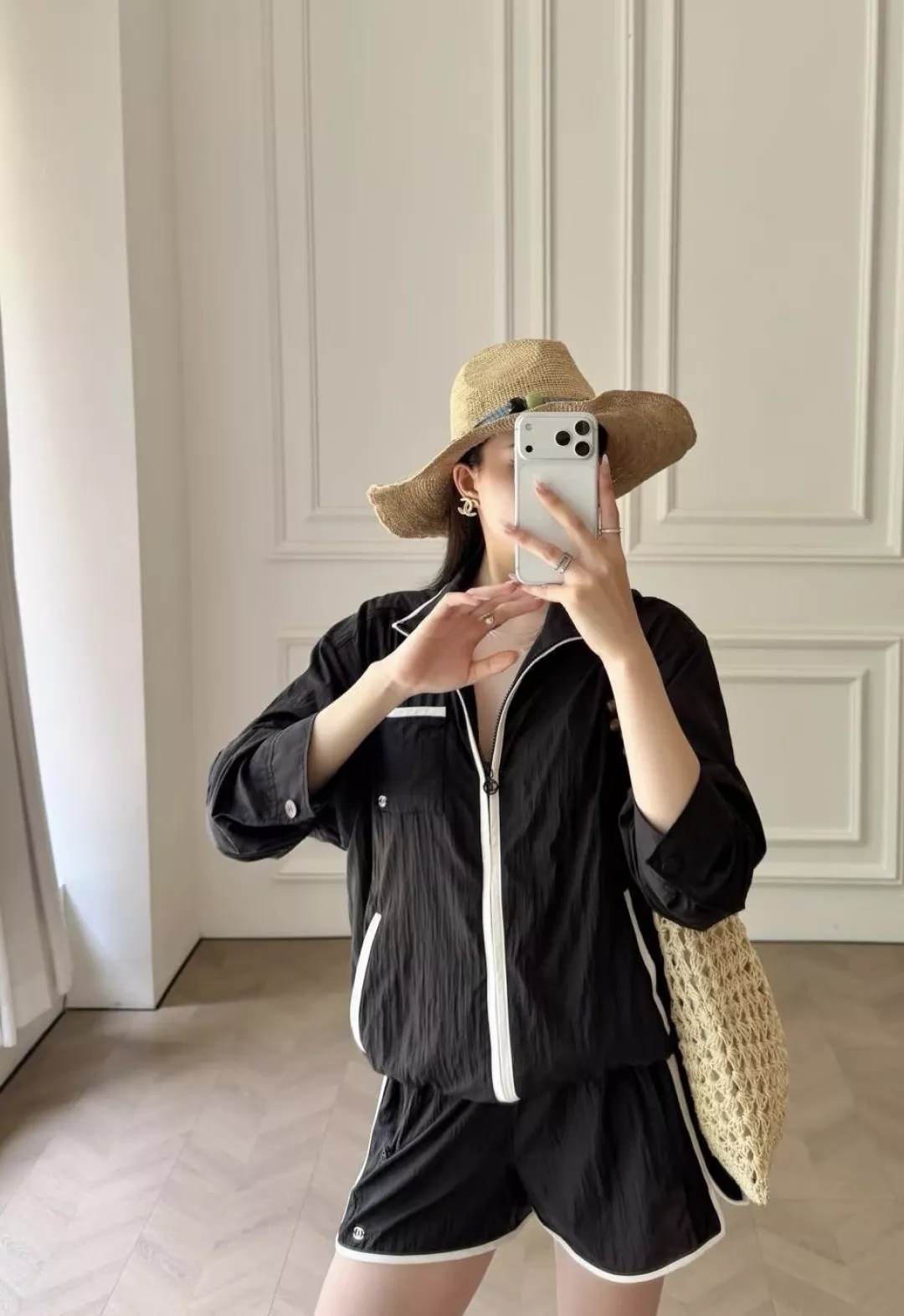 샤넬 배색 라인 나일론 집업 재킷 쇼츠 세트 상세 이미지 11