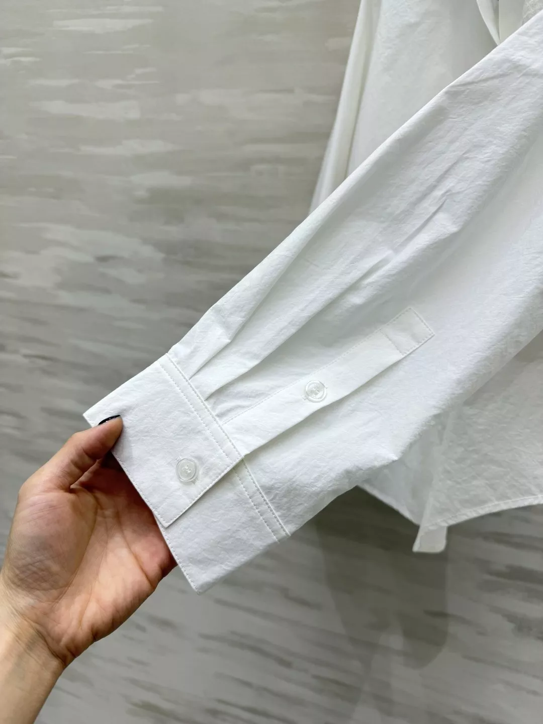 로에베 자수 포켓 워싱 코튼 오버핏 긴소매 셔츠 상세 이미지 7