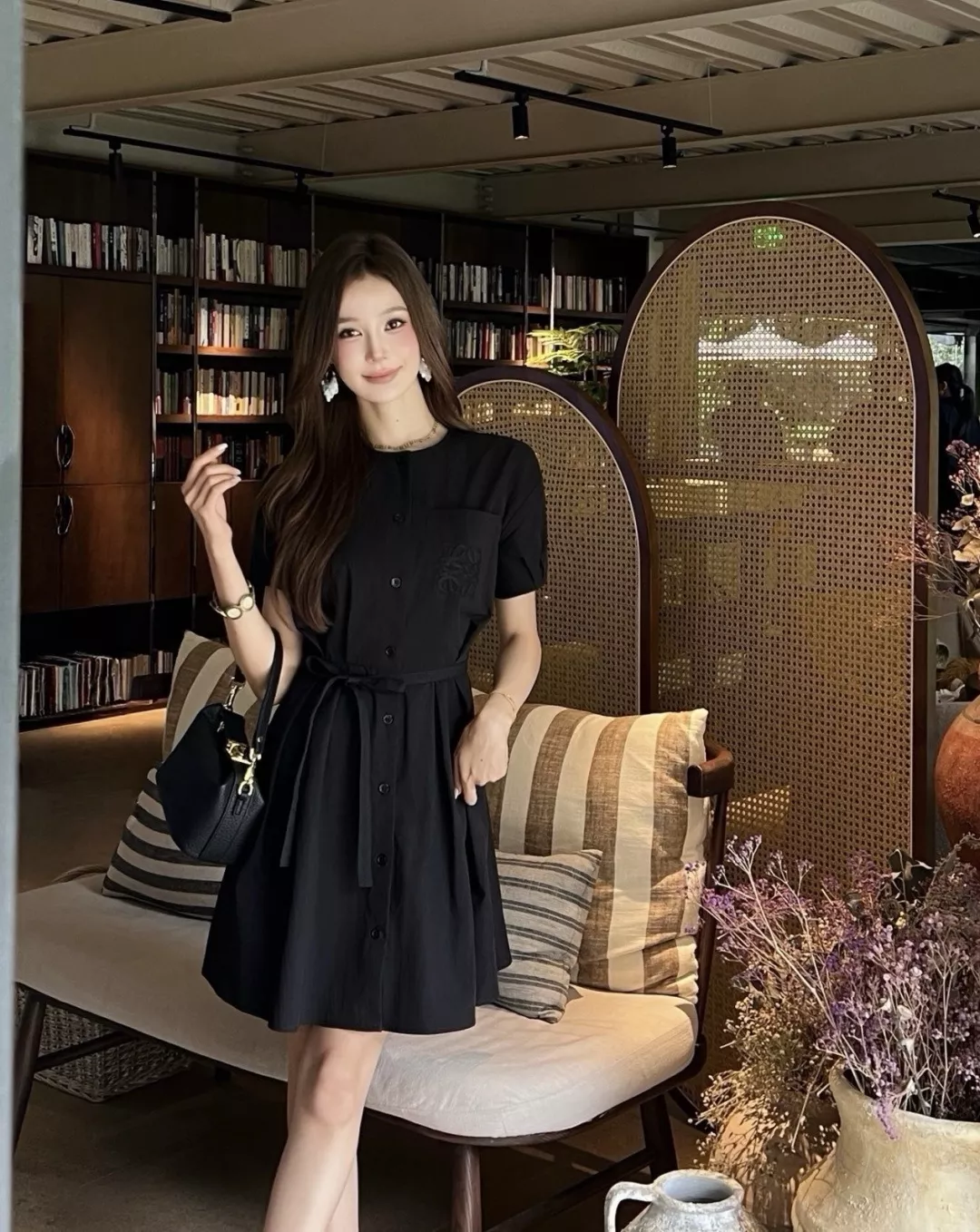 로에베 아나그램 자수 포켓 반소매 셔츠 원피스 상세 이미지 17