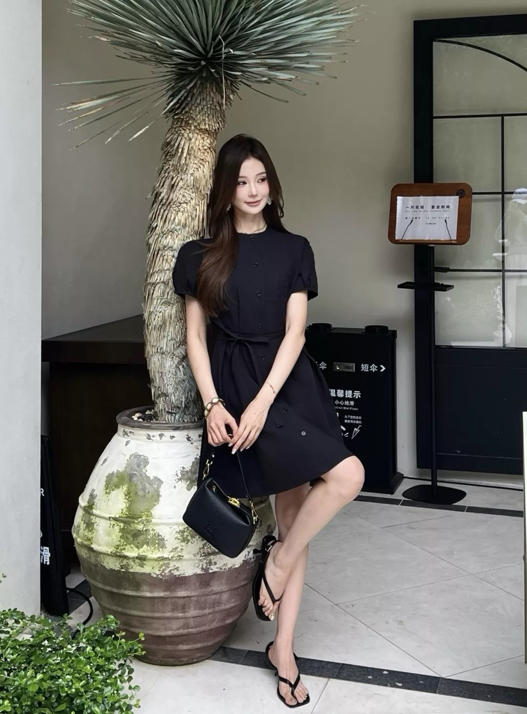 로에베 아나그램 자수 포켓 반소매 셔츠 원피스 상세 이미지 14