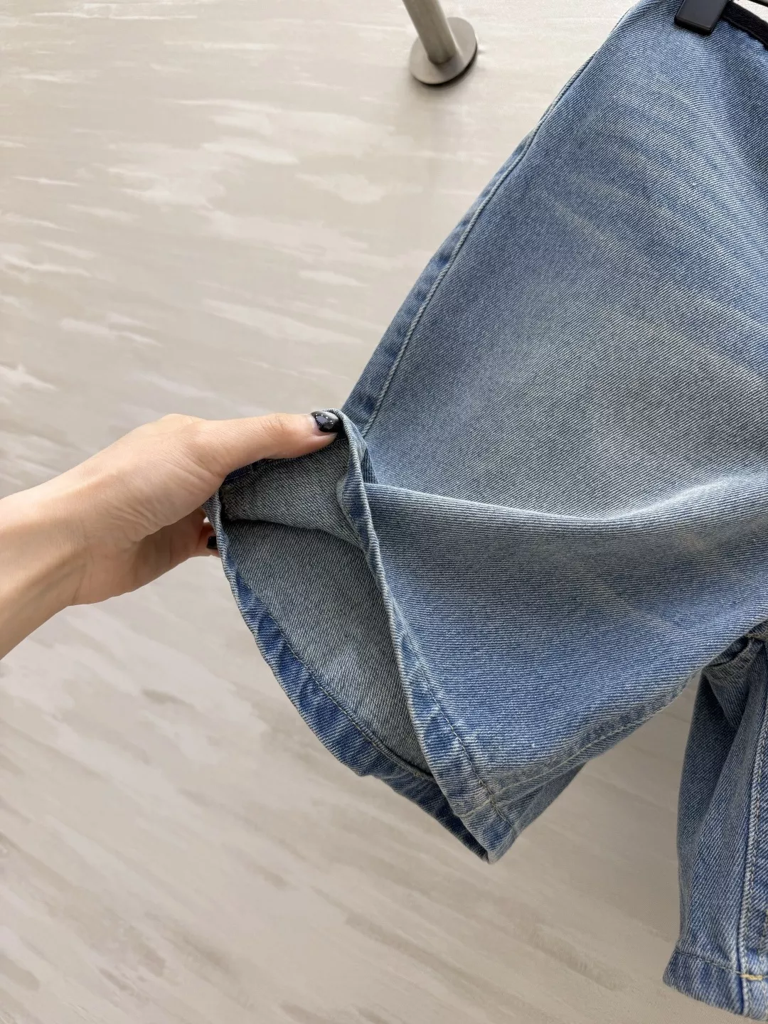 프라다 배색 밴딩 워싱 데님 5부 팬츠 상세 이미지 4