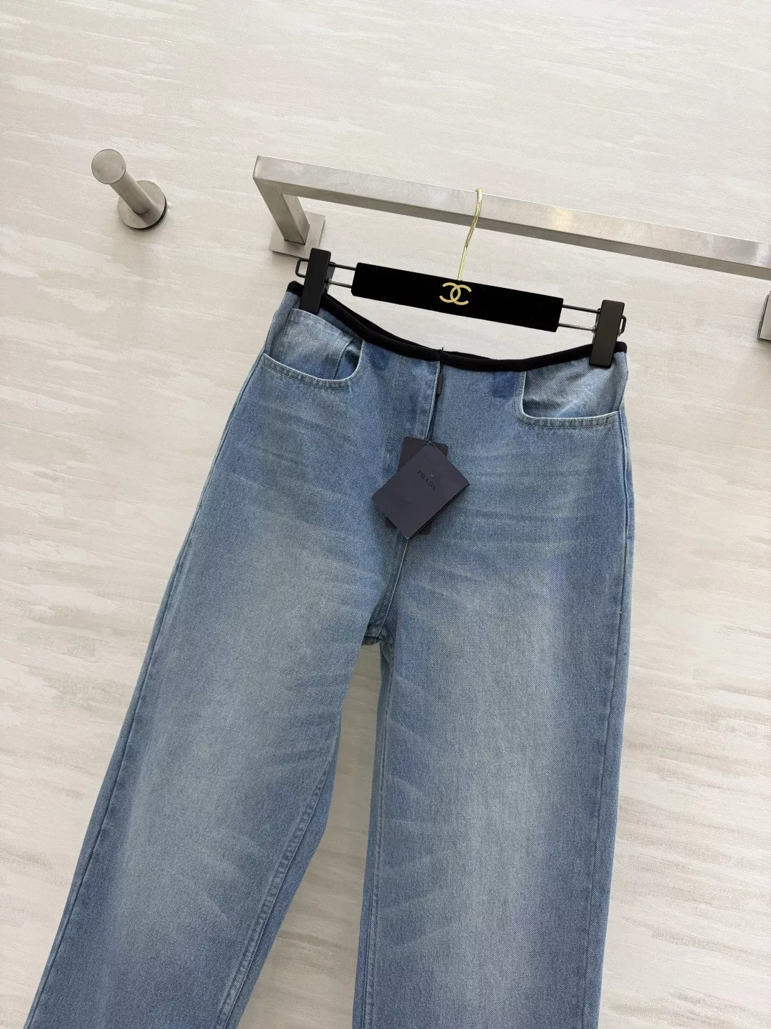 프라다 블랙 배색 밴딩 와이드 워싱 데님 팬츠 상세 이미지 2