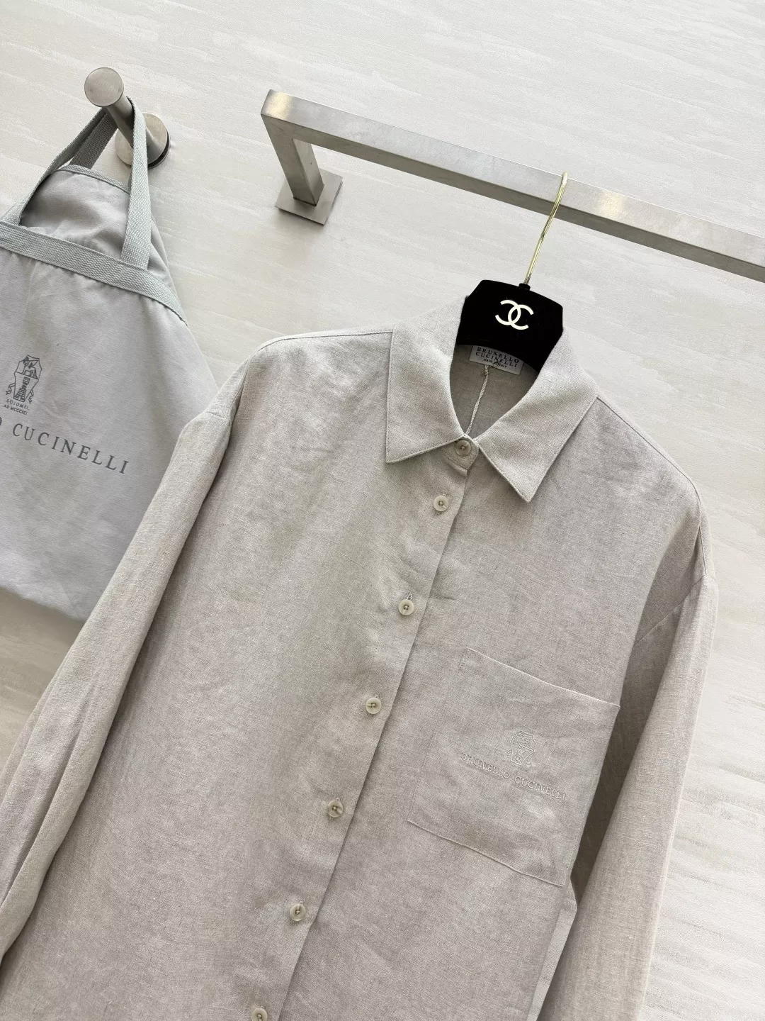 브루넬로쿠치넬리 내추럴 린넨 루즈핏 긴소매 셔츠 상세 이미지 2