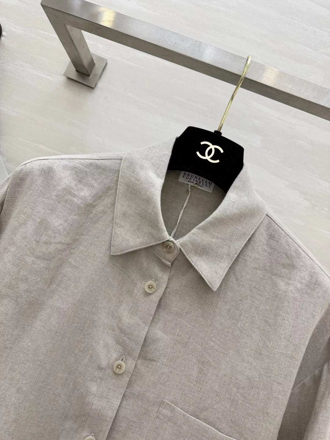 브루넬로쿠치넬리 내추럴 린넨 루즈핏 긴소매 셔츠 상세 이미지 3