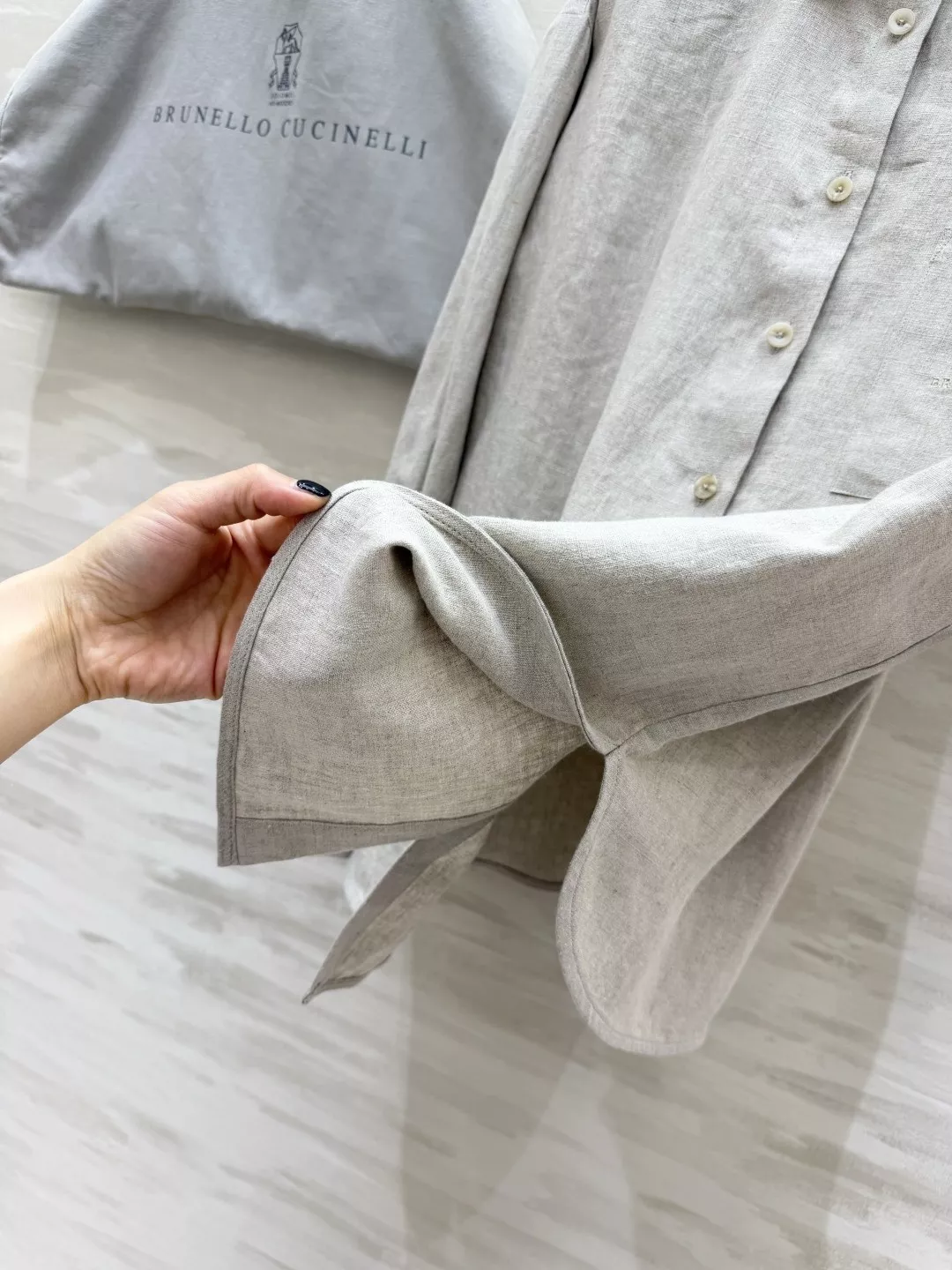 브루넬로쿠치넬리 내추럴 린넨 루즈핏 긴소매 셔츠 상세 이미지 6