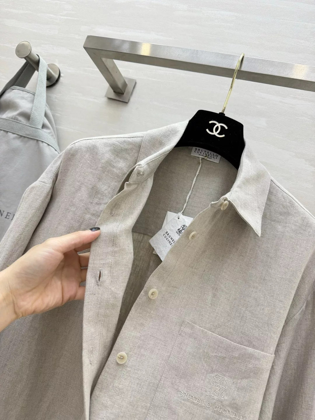 브루넬로쿠치넬리 내추럴 린넨 루즈핏 긴소매 셔츠 상세 이미지 8