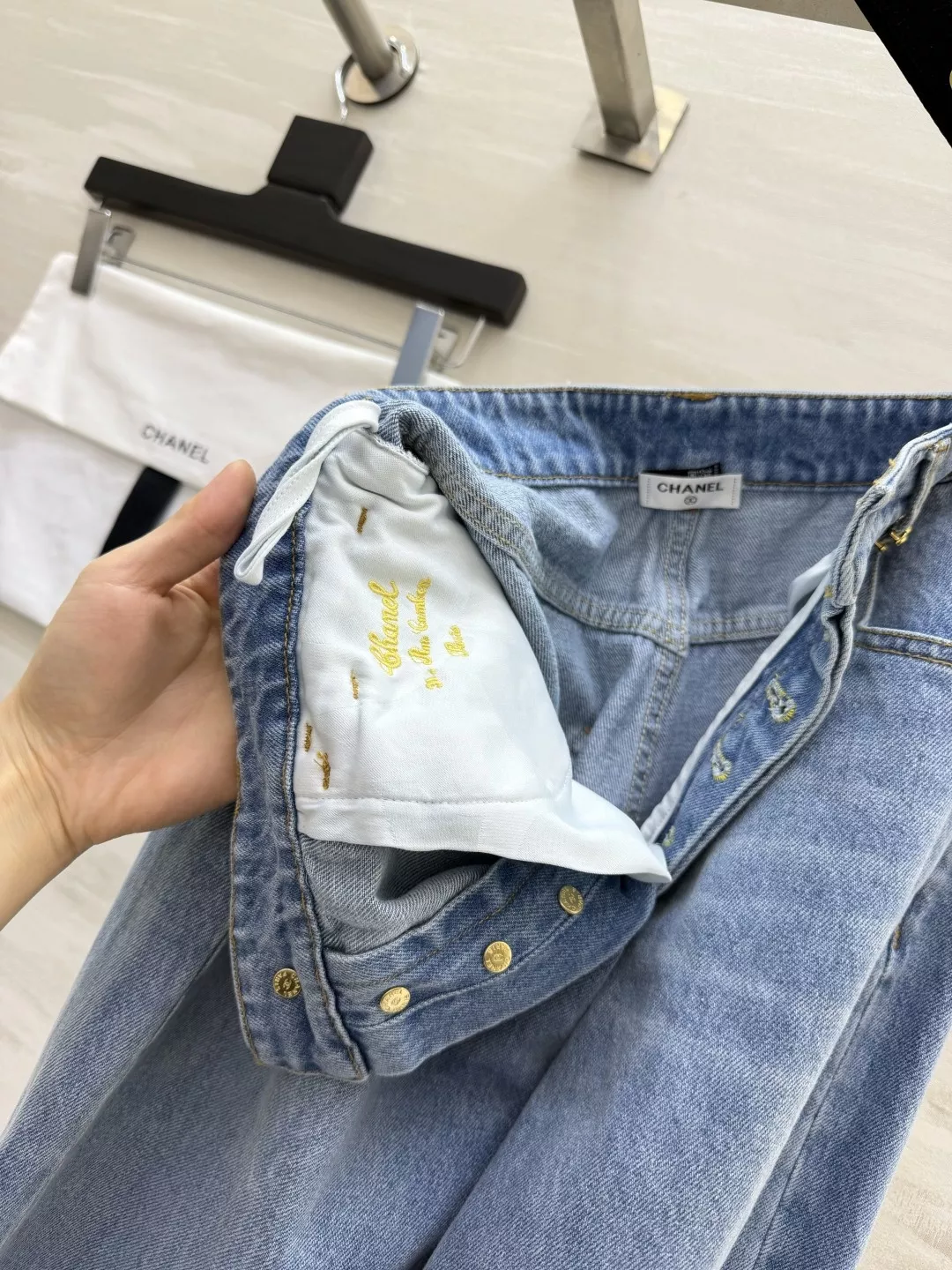 샤넬 슬림핏 스키니 데님 팬츠 상세 이미지 5