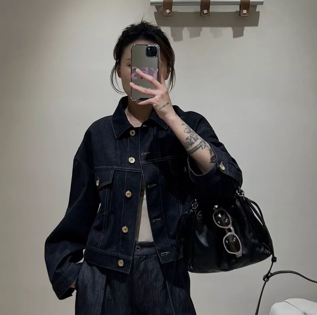 브루넬로쿠치넬리 클래식 생지 데님 박시 트러커 재킷 상세 이미지 11