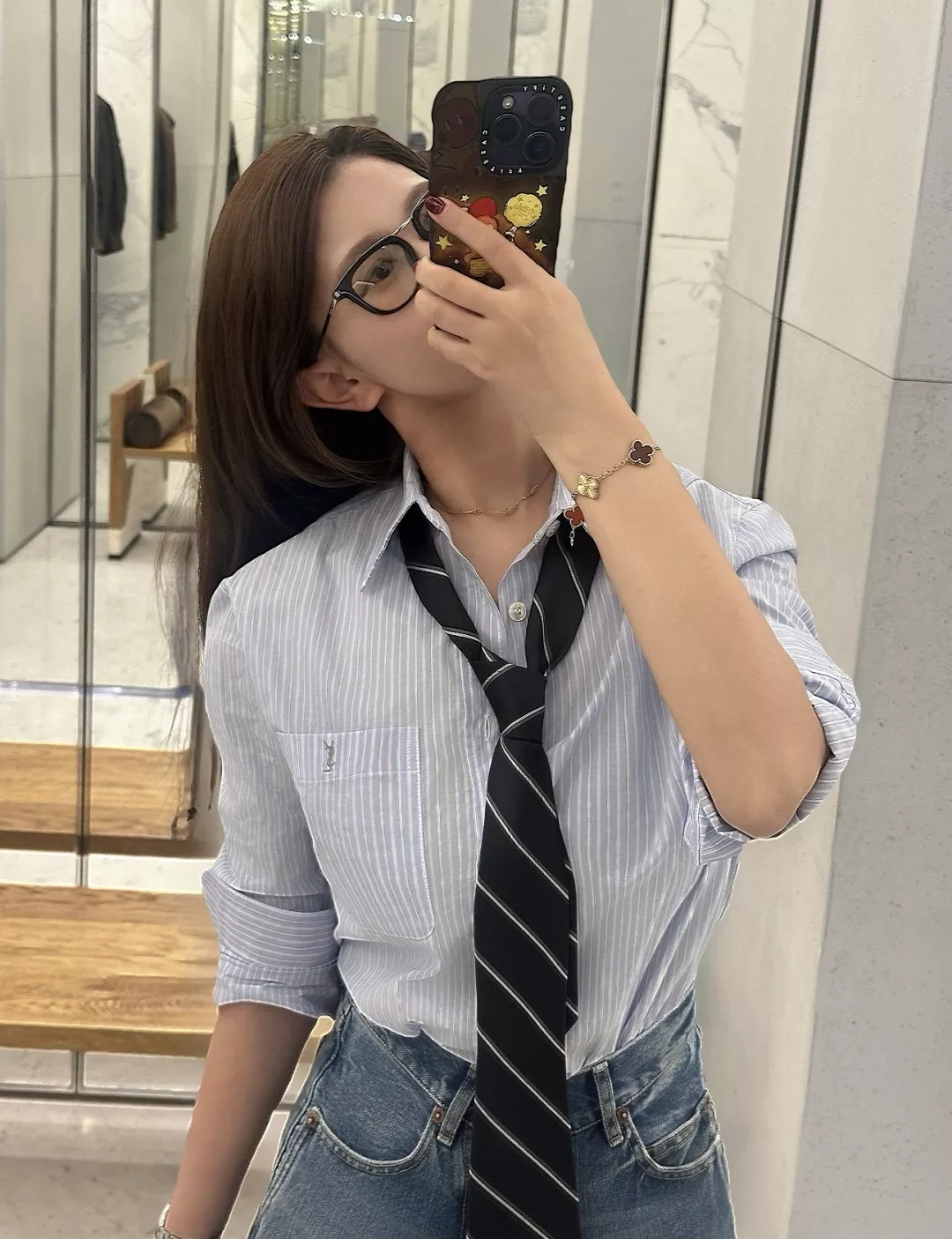 입생로랑 블루 화이트 스트라이프 로고 자수 긴소매 셔츠 상세 이미지 15