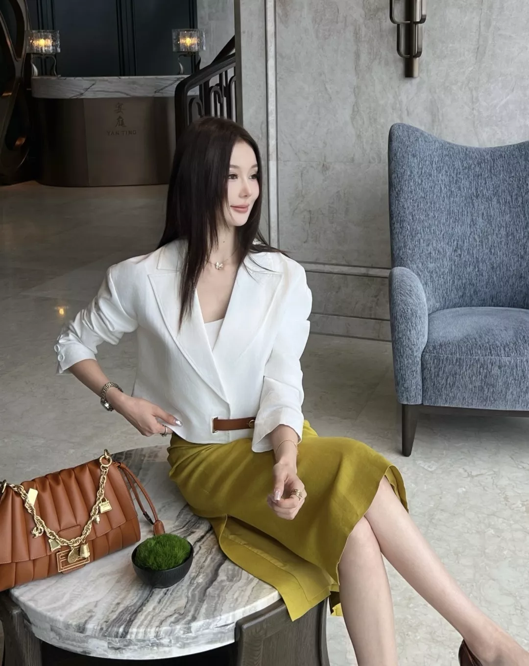 펜디 머스터드 옐로 가죽 장식 스트레이트 롱 스커트 상세 이미지 18