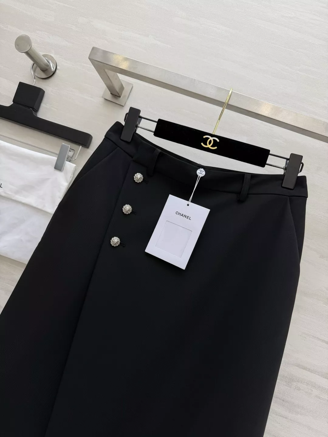 샤넬 랩 스타일 까멜리아 버튼 롱 스커트 상세 이미지 3