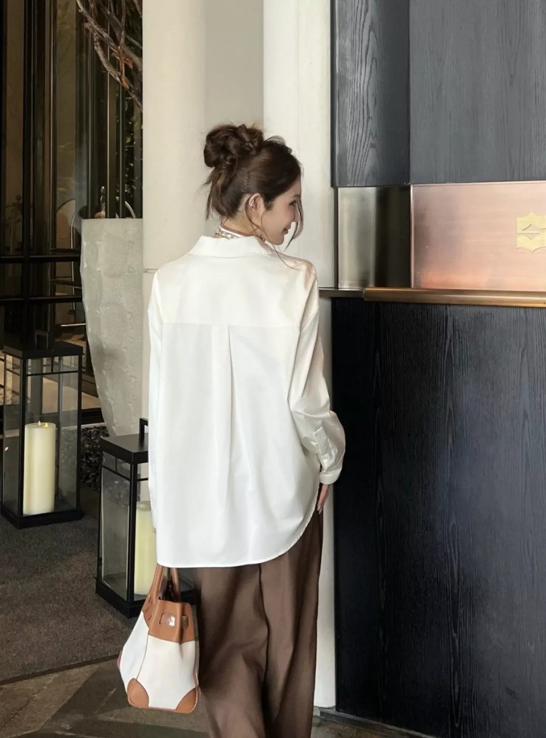 로에베 아나그램 자수 루즈핏 긴소매 셔츠 상세 이미지 15