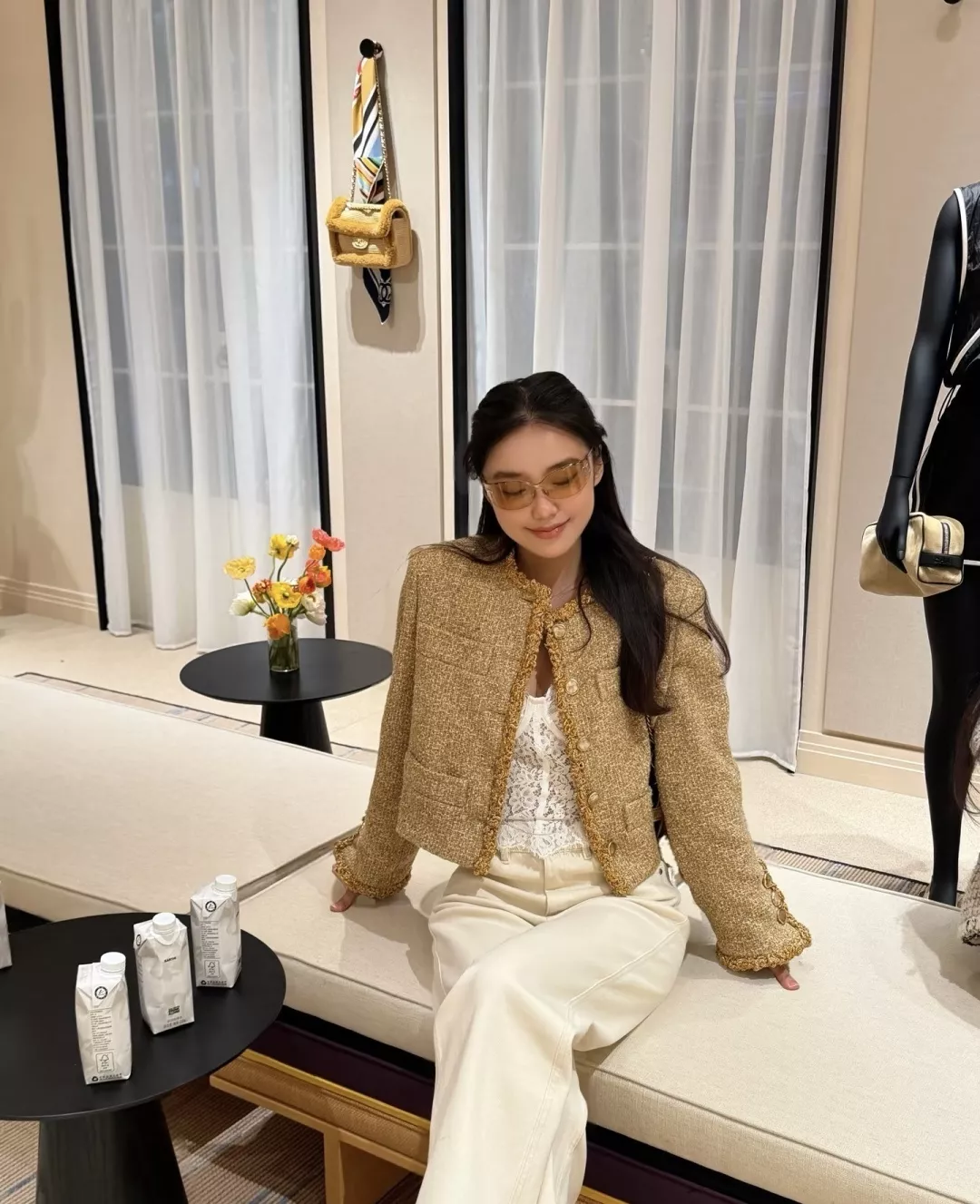 샤넬 금사 트위드 프린지 크롭 버튼 재킷 상세 이미지 10