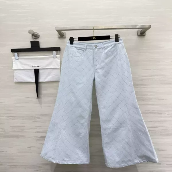 샤넬 퀼팅 자수 하이웨이스트 세미 부츠컷 데님 팬츠