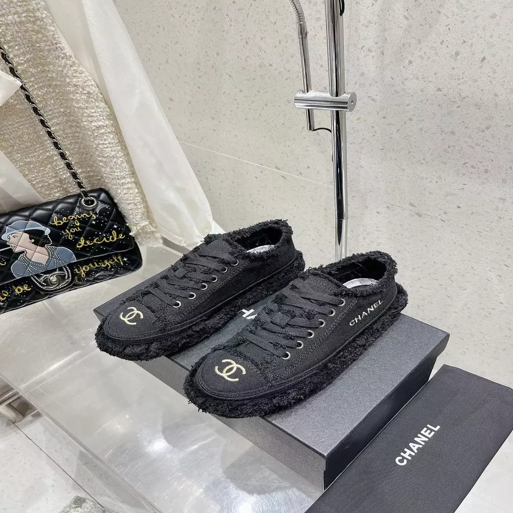 샤넬 태슬 자수 데님 플랫폼 로우탑 스니커즈