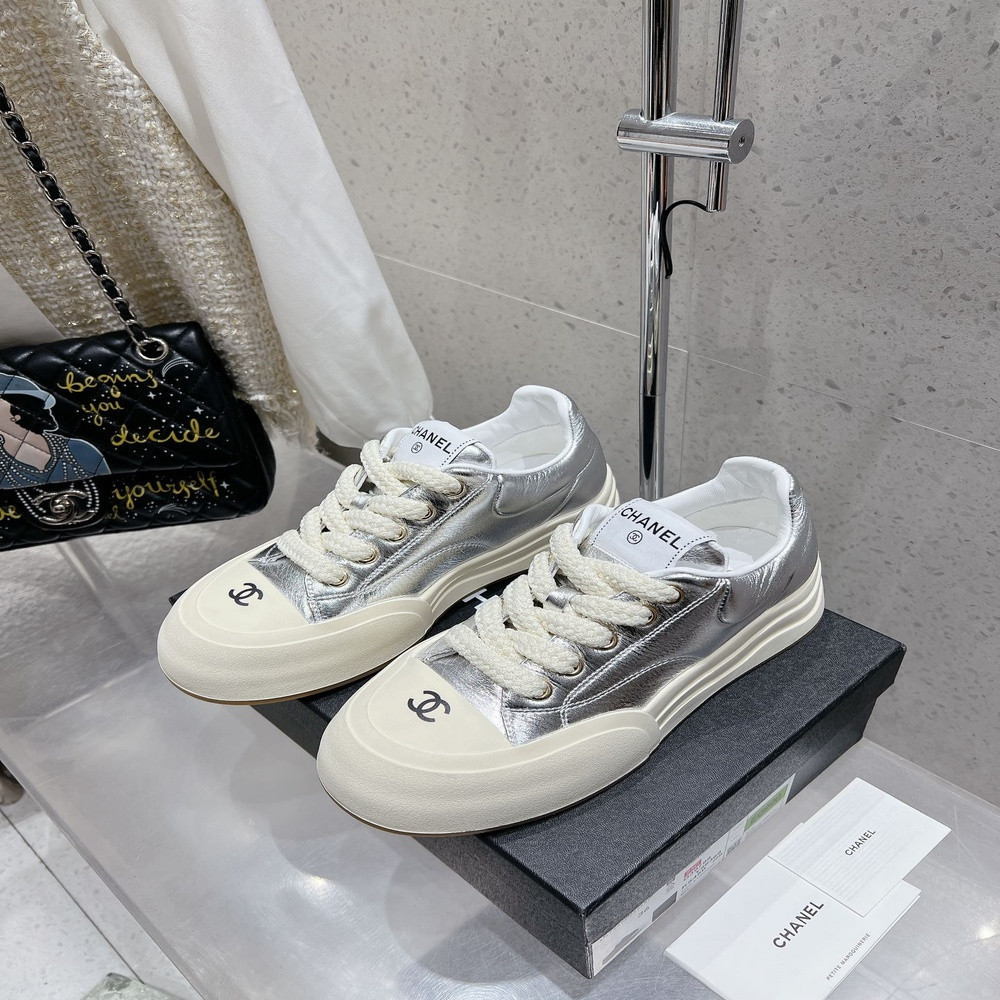 샤넬 클래식 메탈릭 카프스킨 플랫폼 레이스업 로우탑