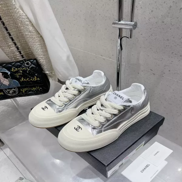 샤넬 클래식 메탈릭 카프스킨 플랫폼 레이스업 로우탑