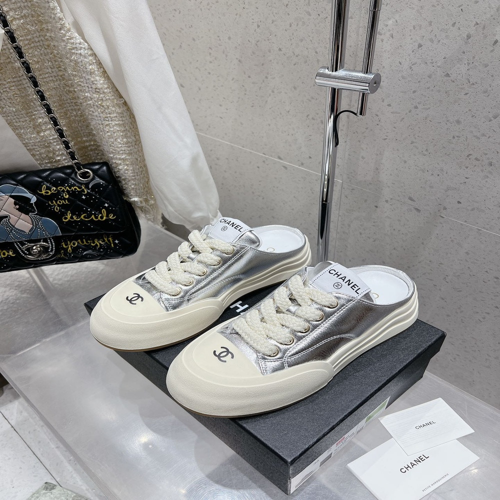 샤넬 클래식 실버 카우레더 플랫폼 스니커즈 뮬