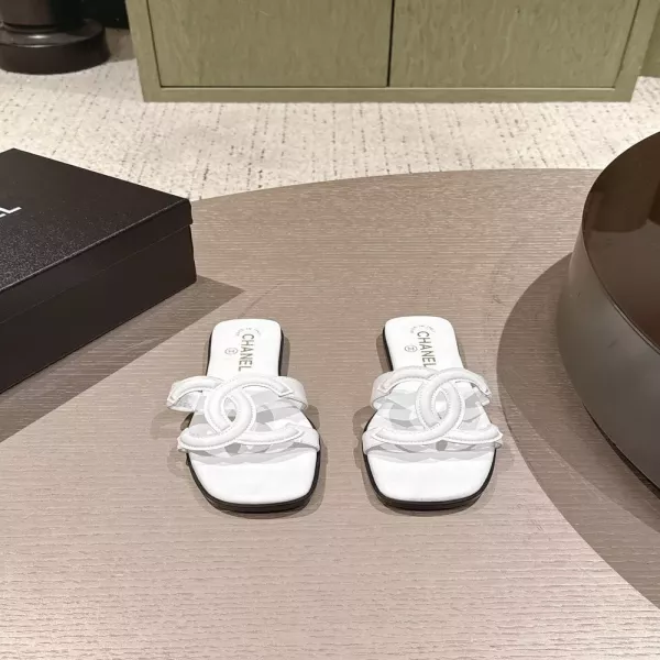 샤넬 더블 C 컷아웃 플랫 슬리퍼