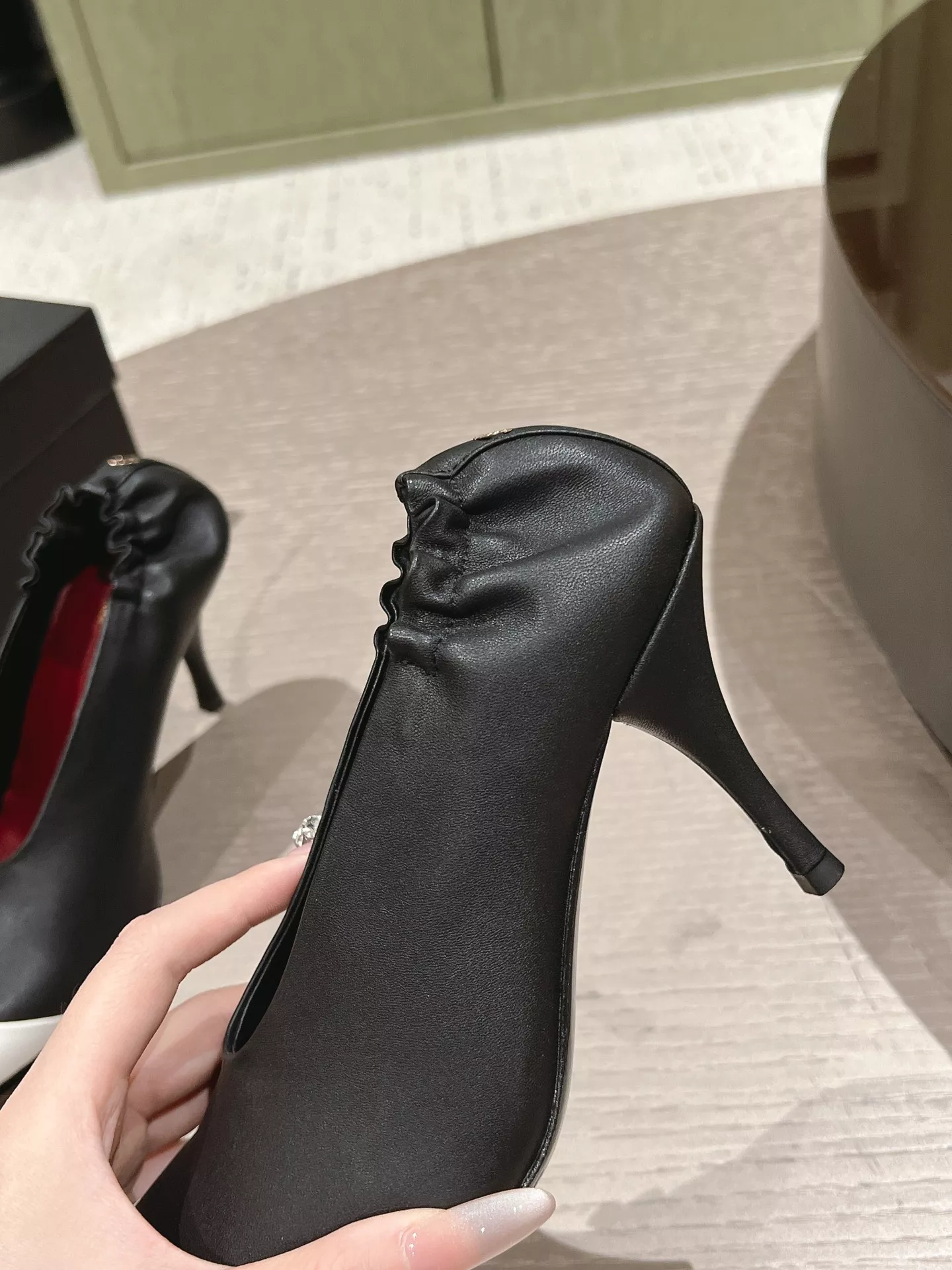 샤넬 투톤 포인티드토 백밴드 하이힐 펌프스 상세 이미지 8