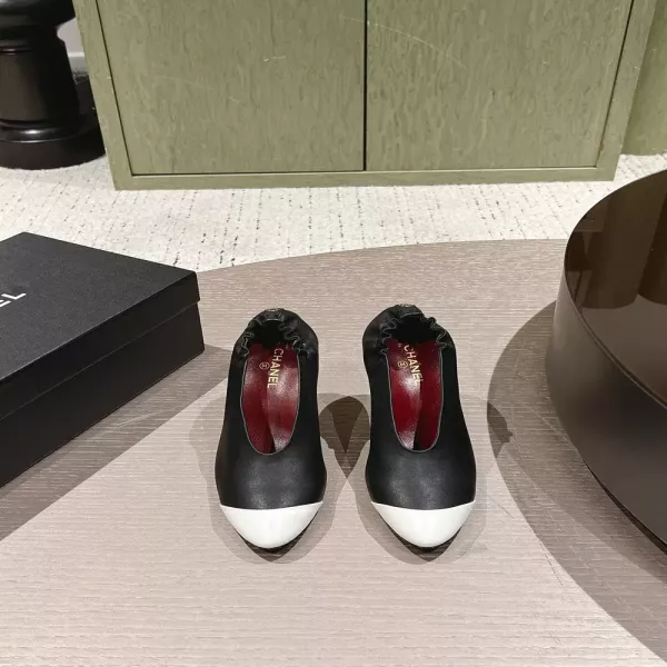샤넬 투톤 포인티드토 백밴드 하이힐 펌프스