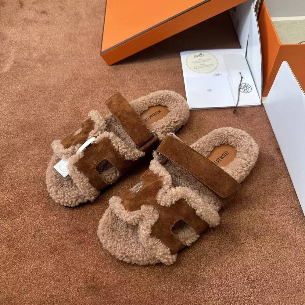 에르메스 시프르 시어링 스트랩 슬리퍼