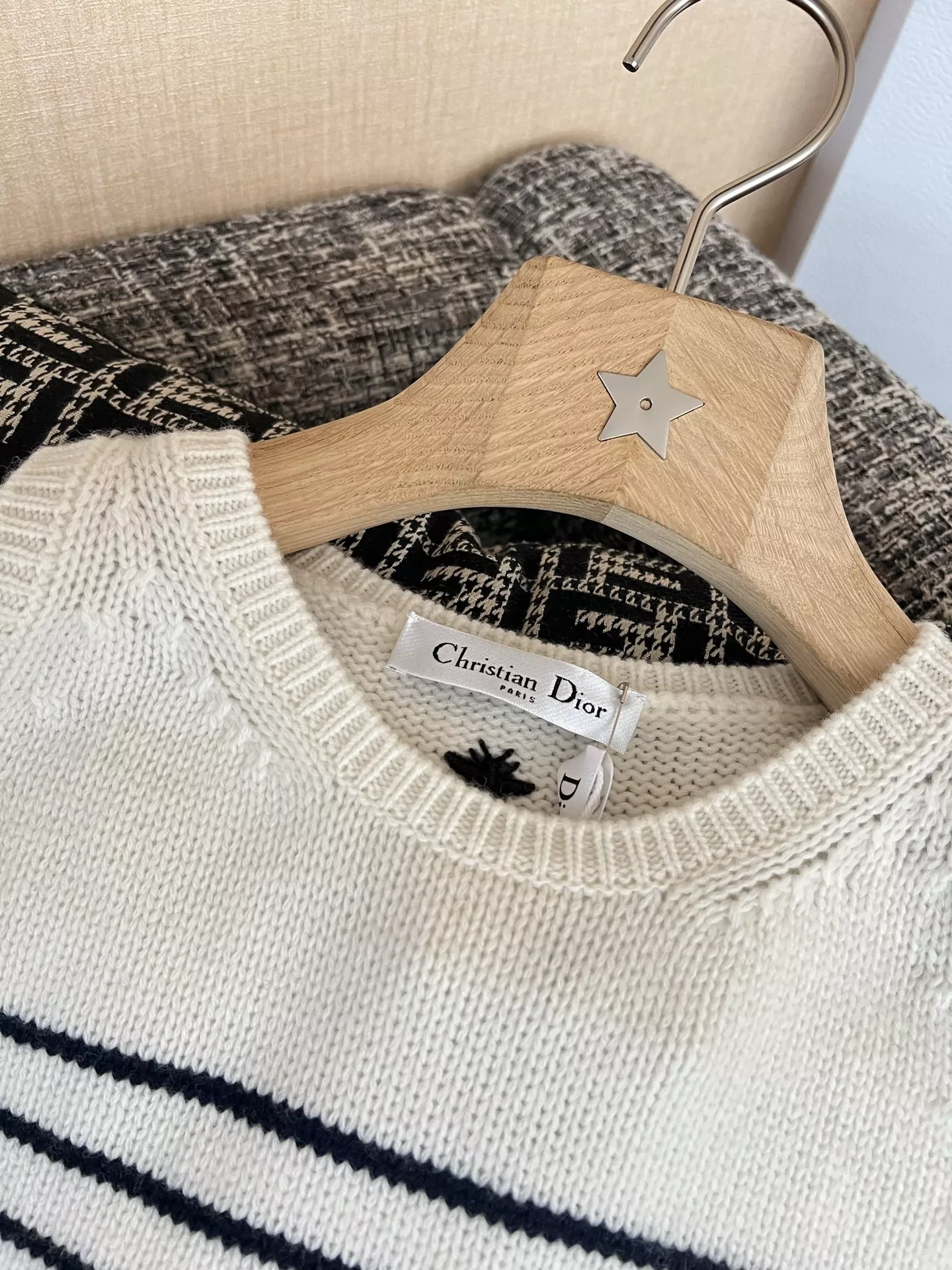 디올 스트라이프 메리노 울 크롭 니트 베스트 상세 이미지 39